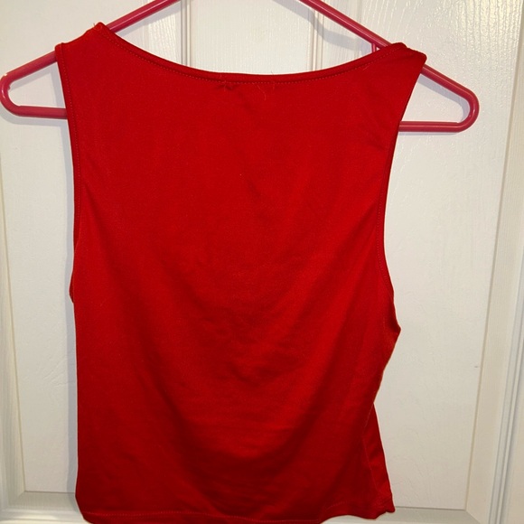 Red top - Picture 2 of 3